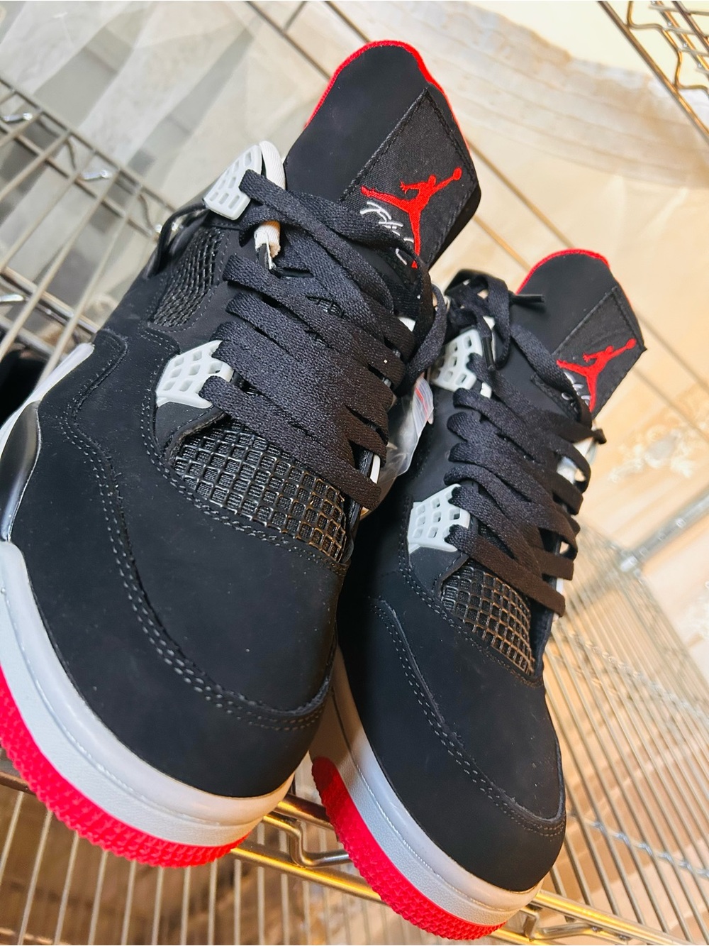Air Jordan 4 Bred